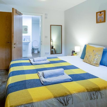 Luton Modern Serviced Accommodation For Contractors, Relocators, Professionals, Tourists And Students - Akugi Homes Dış mekan fotoğraf