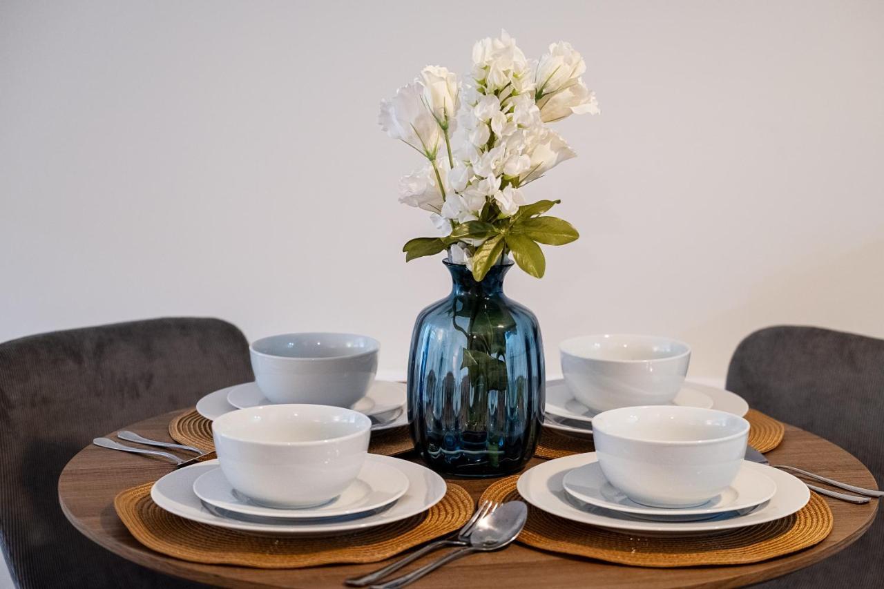 Luton Modern Serviced Accommodation For Contractors, Relocators, Professionals, Tourists And Students - Akugi Homes Dış mekan fotoğraf