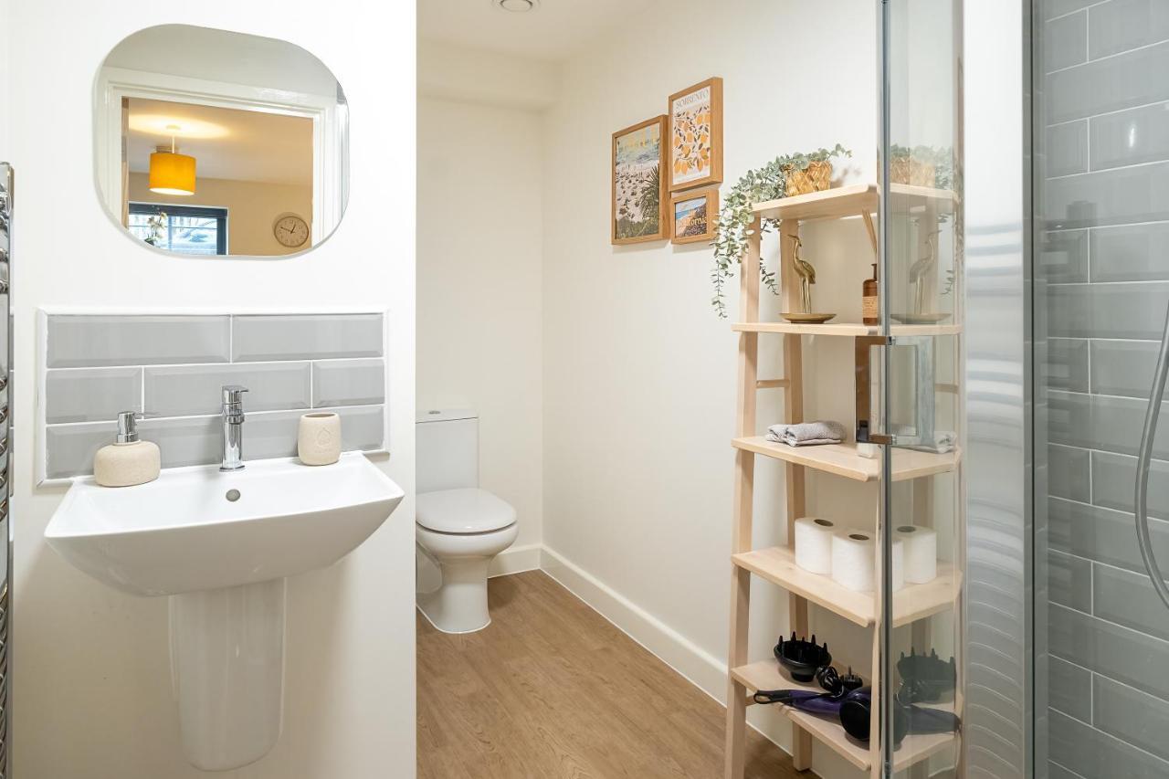 Luton Modern Serviced Accommodation For Contractors, Relocators, Professionals, Tourists And Students - Akugi Homes Dış mekan fotoğraf