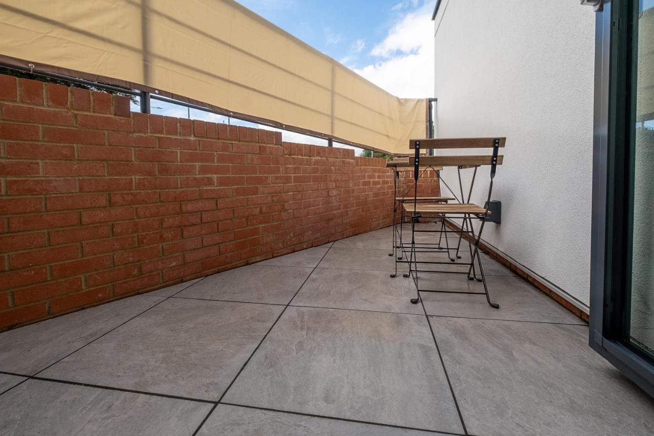 Luton Modern Serviced Accommodation For Contractors, Relocators, Professionals, Tourists And Students - Akugi Homes Dış mekan fotoğraf
