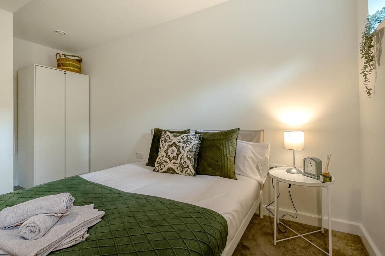 Luton Modern Serviced Accommodation For Contractors, Relocators, Professionals, Tourists And Students - Akugi Homes Dış mekan fotoğraf
