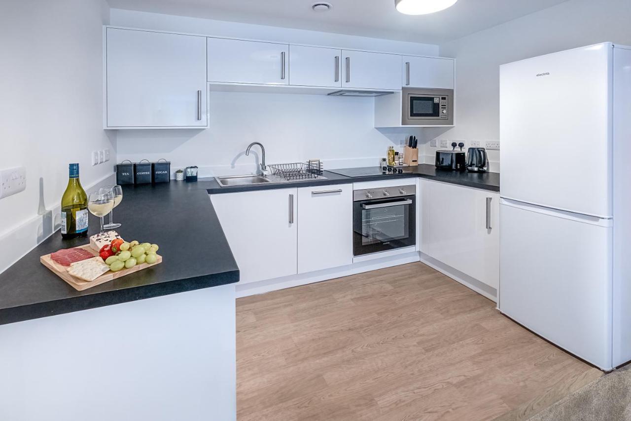 Luton Modern Serviced Accommodation For Contractors, Relocators, Professionals, Tourists And Students - Akugi Homes Dış mekan fotoğraf